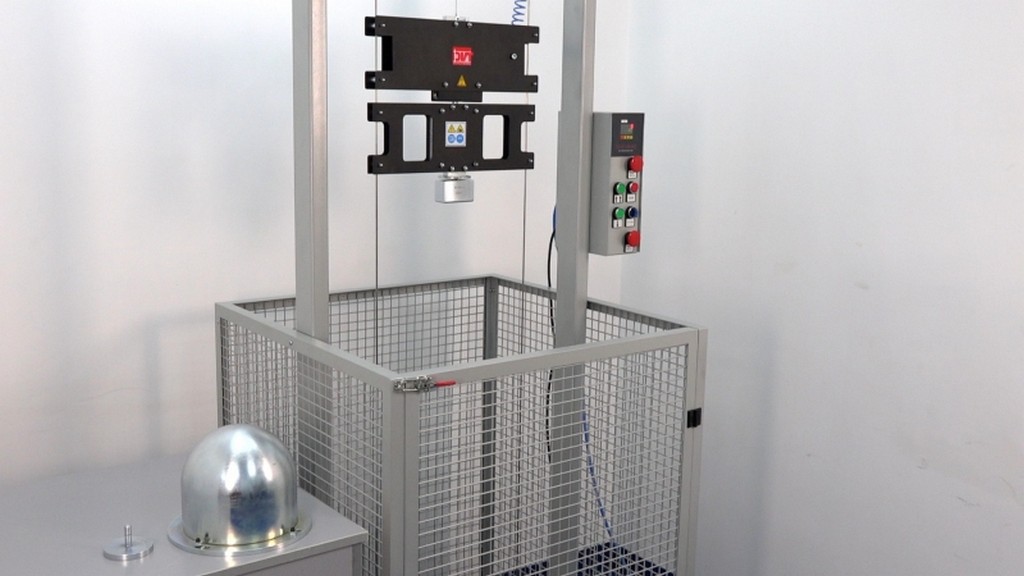 Koruyucu Giyecekler İçin Darbe Test Cihazı